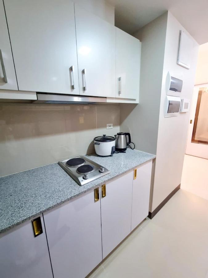 Modern 1Br In Uptown Bgc Aparthotel Taguig Exteriör bild
