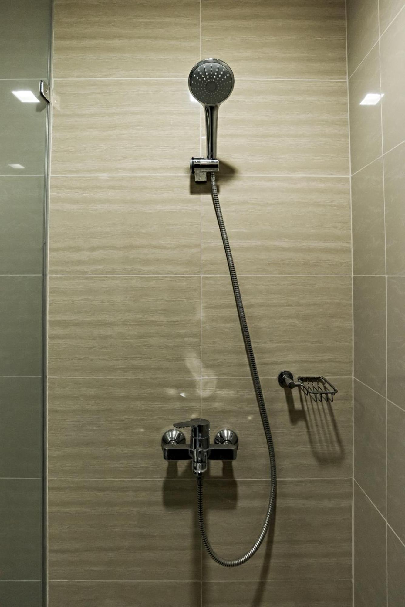 Modern 1Br In Uptown Bgc Aparthotel Taguig Exteriör bild